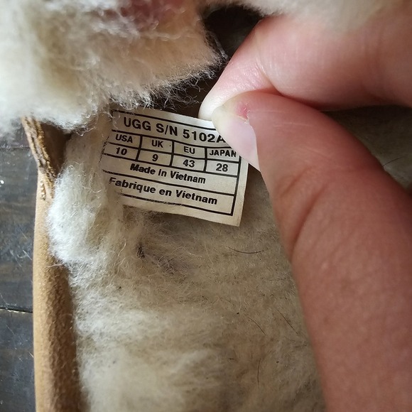 UGG Byron‎ Mens Size 10 Tan Suede Sheepskin Lined Slip On Slipper 5102 lace-up - Picture 11 of 11